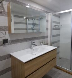Lower Deck Double cabin - bathroom