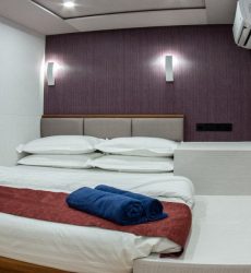 Lower Deck Double cabin - the bed closer