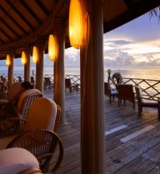 ANGAGA Island Resort - Sundown Bar